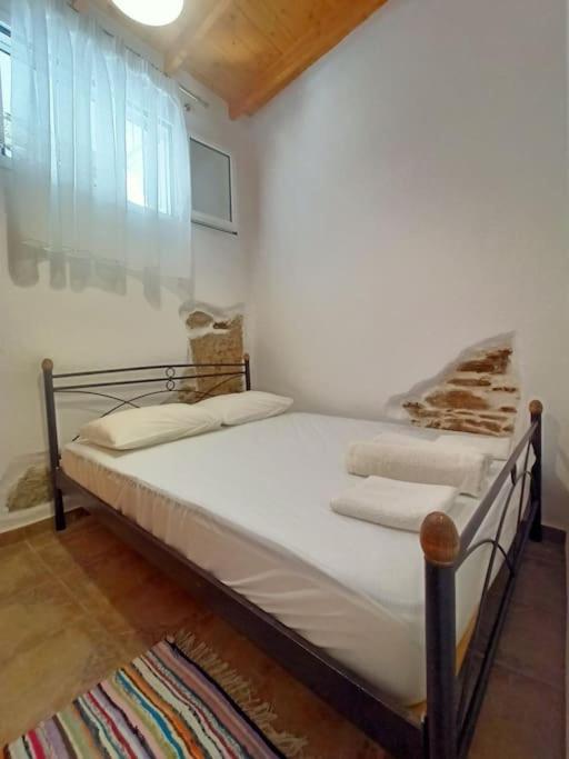 Στη Μεσσάδα... Sti Messada... Villa Ioulis ภายนอก รูปภาพ